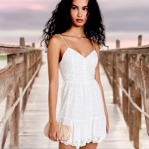 Alice and Olivia Elegant White Eyelet Dress - Picture 1 of 3